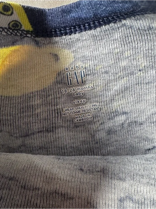 Baby Gap PJ’s - Space - 18-24 Mo - Picture 6 of 6
